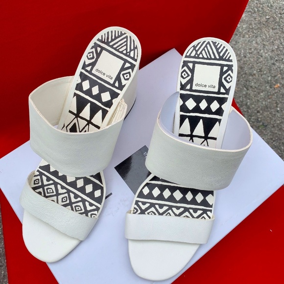 Beautiful Bold Block Heel Sandals - Brand New in Box - Picture 1 of 7